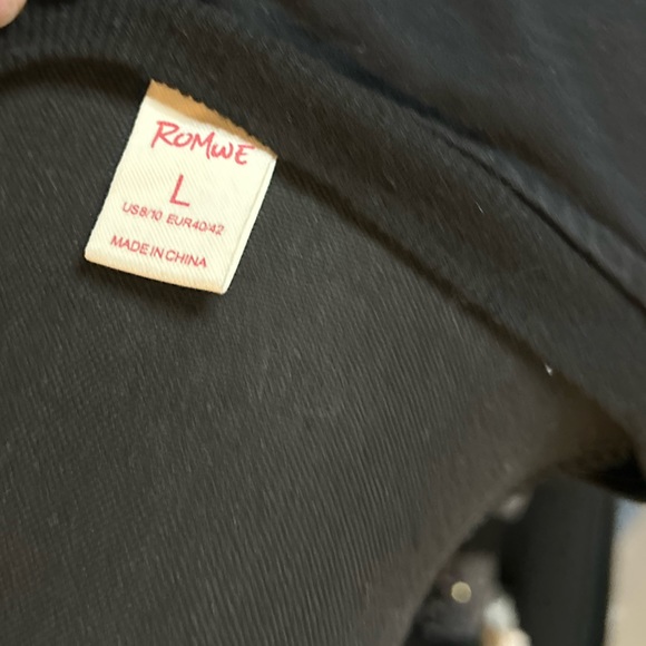 Graphic Sweater with Aliens - Large - Picture 5 of 5